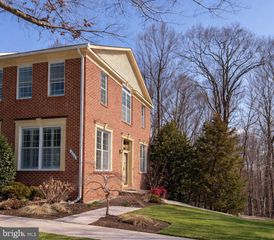 6127 DONIVAL SQ, Alexandria, VA 22315