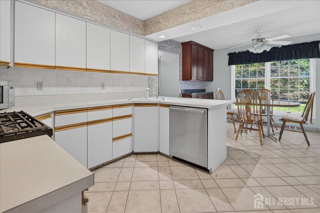 1 Dutchess Lane, South Brunswick, NJ 08810