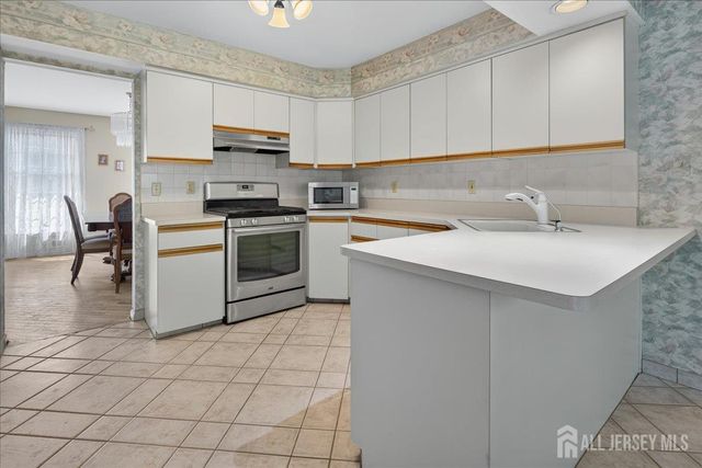 1 Dutchess Lane, South Brunswick, NJ 08810