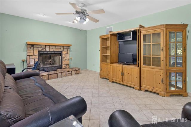 1 Dutchess Lane, South Brunswick, NJ 08810