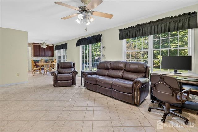 1 Dutchess Lane, South Brunswick, NJ 08810