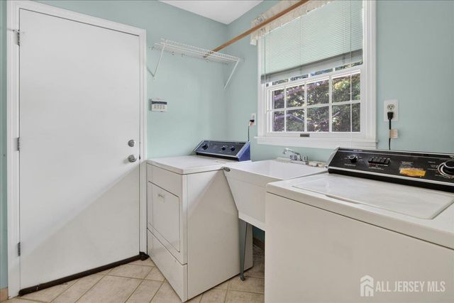 1 Dutchess Lane, South Brunswick, NJ 08810