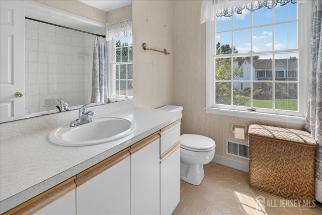 1 Dutchess Lane, South Brunswick, NJ 08810