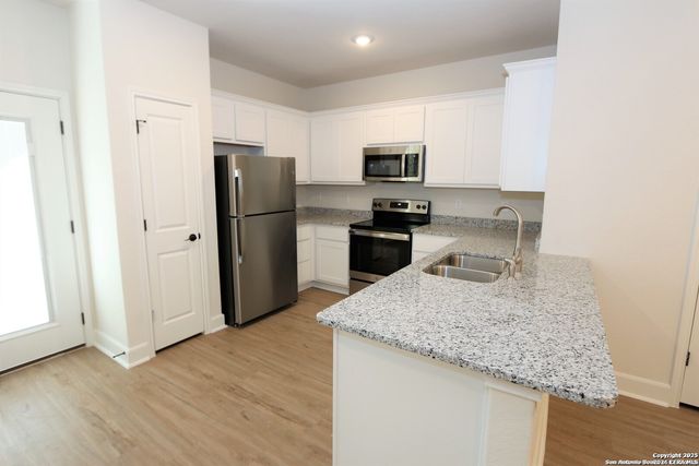 10310 Lynwood Village, San Antonio, TX 78245
