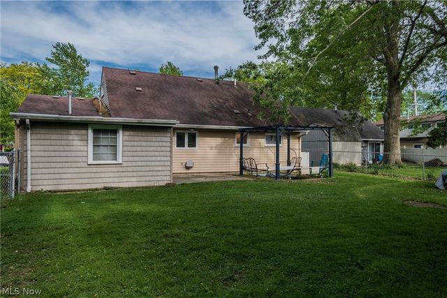 2912 Prange Drive, Cuyahoga Falls, OH 44223