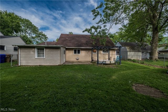 2912 Prange Drive, Cuyahoga Falls, OH 44223