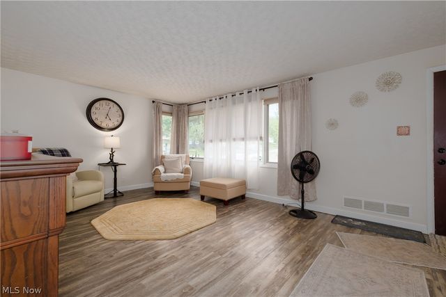 2912 Prange Drive, Cuyahoga Falls, OH 44223