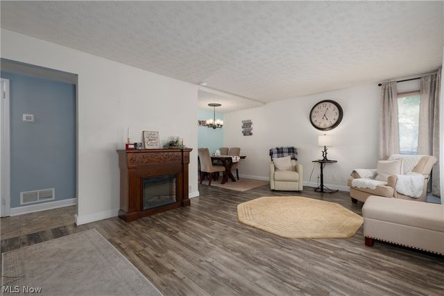 2912 Prange Drive, Cuyahoga Falls, OH 44223
