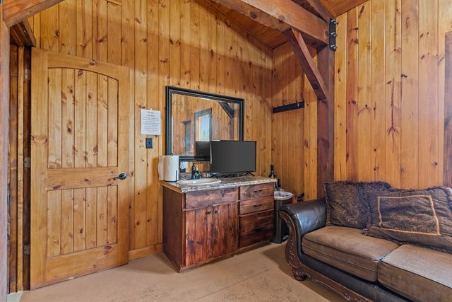 9 County Road 517, Elba, AL 36323