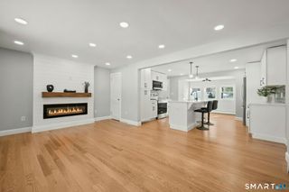 42 Keene Place, Farmington, CT 06085