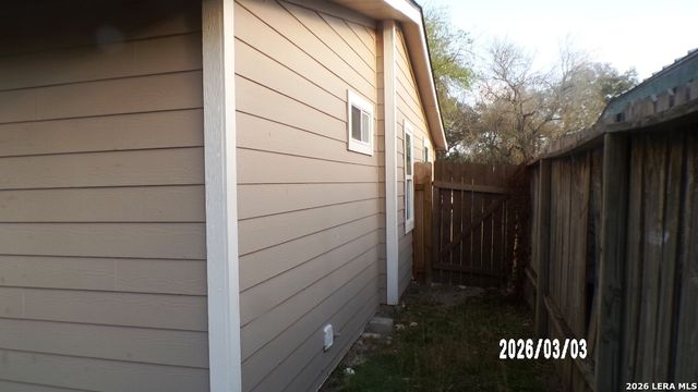 1003 E Randall, Beeville, TX 78102