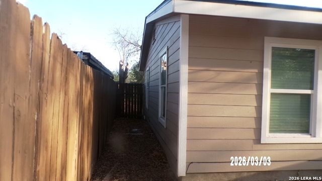 1003 E Randall, Beeville, TX 78102