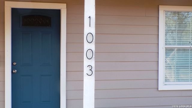 1003 E Randall, Beeville, TX 78102