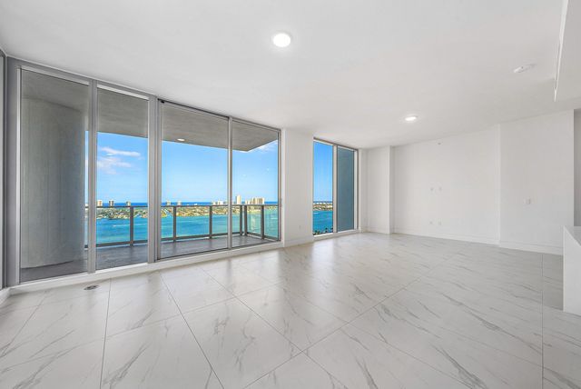 220 Lake Shore Drive 2202, Lake Park, FL 33403