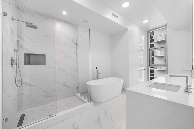 220 Lake Shore Drive 2202, Lake Park, FL 33403