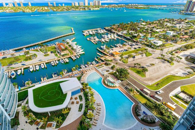 220 Lake Shore Drive 2202, Lake Park, FL 33403