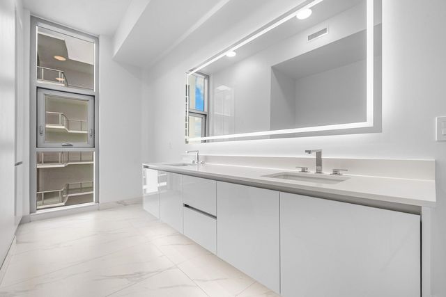 220 Lake Shore Drive 2202, Lake Park, FL 33403