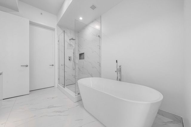 220 Lake Shore Drive 2202, Lake Park, FL 33403