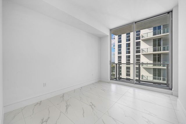 220 Lake Shore Drive 2202, Lake Park, FL 33403