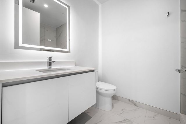 220 Lake Shore Drive 2202, Lake Park, FL 33403