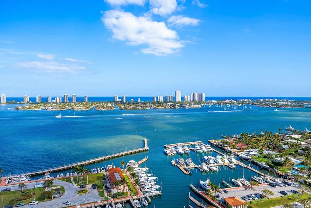 220 Lake Shore Drive 2202, Lake Park, FL 33403