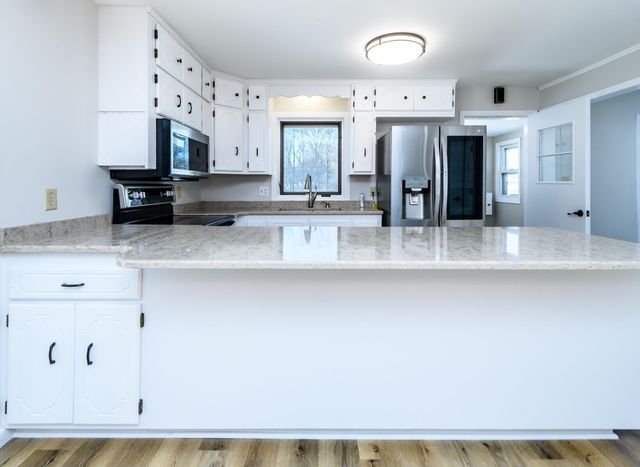 10935 S Thomas Avenue S, Bloomington, MN 55431