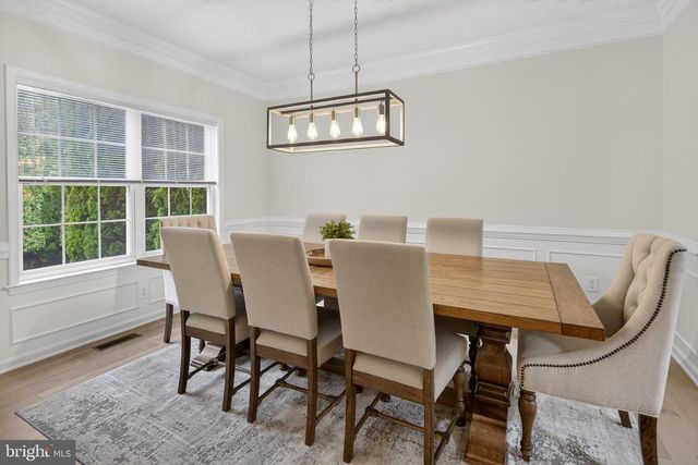 242 FOX CHASE ST, Warrenton, VA 20186