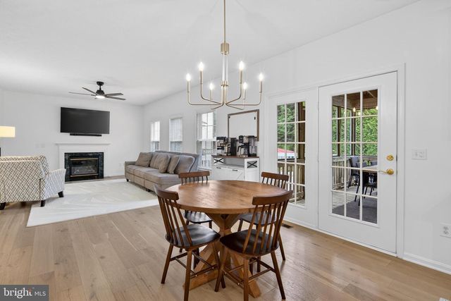 242 FOX CHASE ST, Warrenton, VA 20186