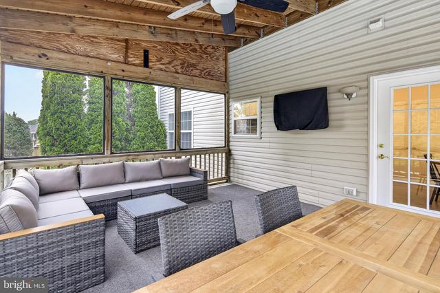 242 FOX CHASE ST, Warrenton, VA 20186