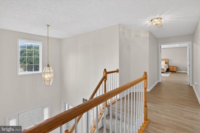 242 FOX CHASE ST, Warrenton, VA 20186