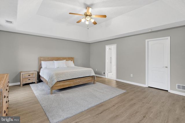 242 FOX CHASE ST, Warrenton, VA 20186