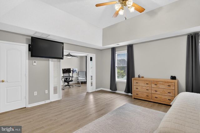 242 FOX CHASE ST, Warrenton, VA 20186