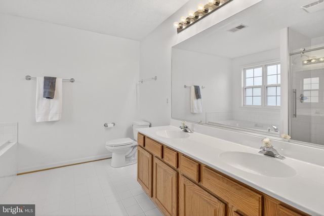 242 FOX CHASE ST, Warrenton, VA 20186