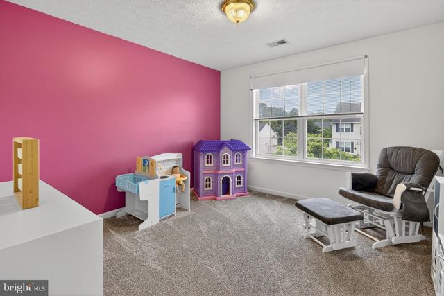 242 FOX CHASE ST, Warrenton, VA 20186