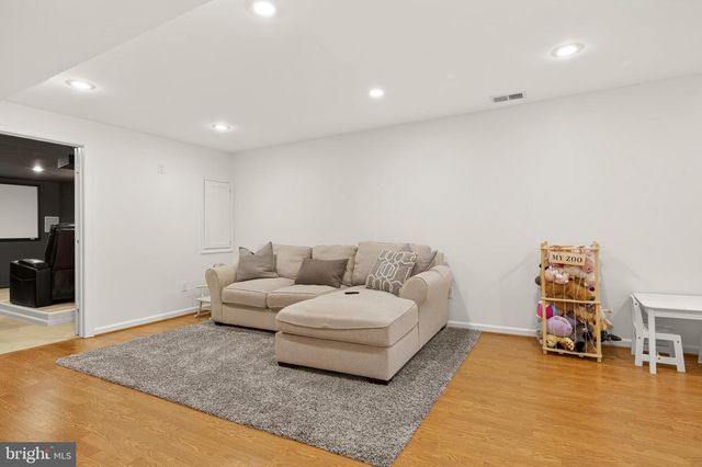 242 FOX CHASE ST, Warrenton, VA 20186
