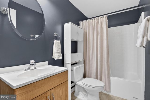 242 FOX CHASE ST, Warrenton, VA 20186