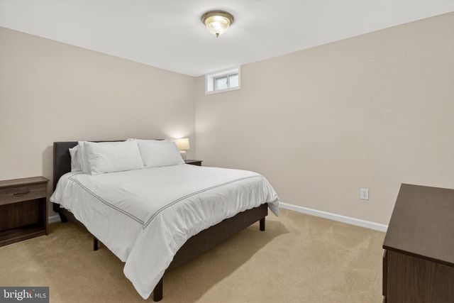 242 FOX CHASE ST, Warrenton, VA 20186