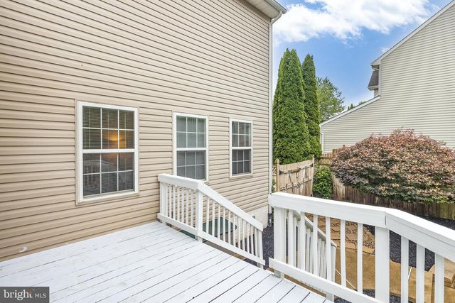 242 FOX CHASE ST, Warrenton, VA 20186