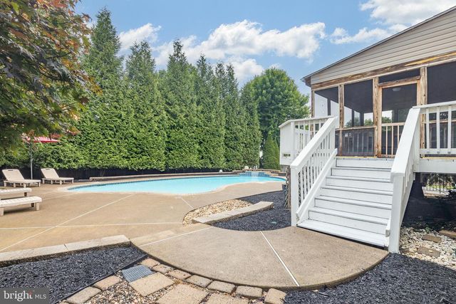 242 FOX CHASE ST, Warrenton, VA 20186