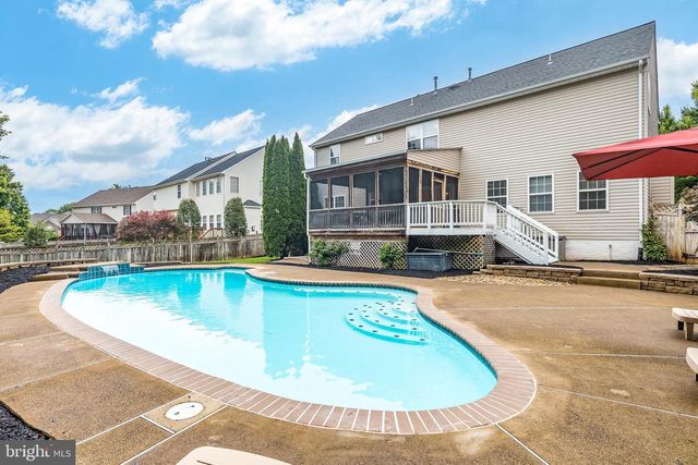 242 FOX CHASE ST, Warrenton, VA 20186