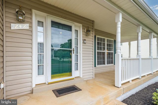 242 FOX CHASE ST, Warrenton, VA 20186