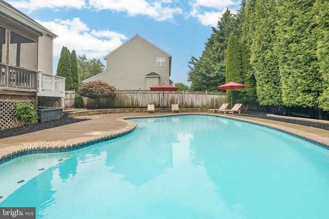 242 FOX CHASE ST, Warrenton, VA 20186