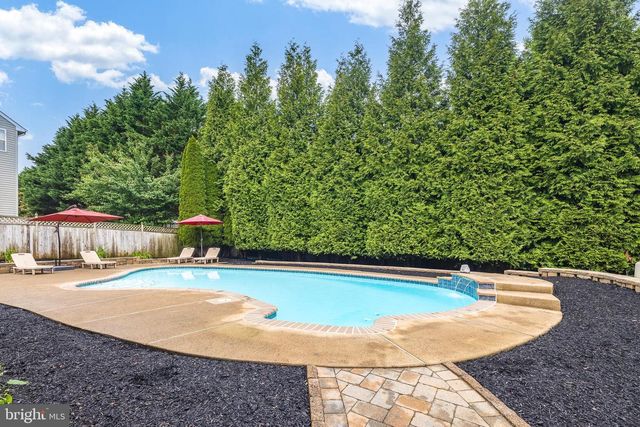 242 FOX CHASE ST, Warrenton, VA 20186