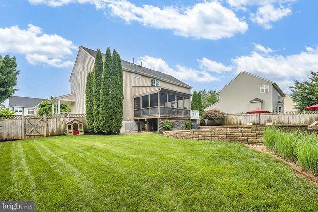 242 FOX CHASE ST, Warrenton, VA 20186