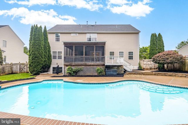 242 FOX CHASE ST, Warrenton, VA 20186