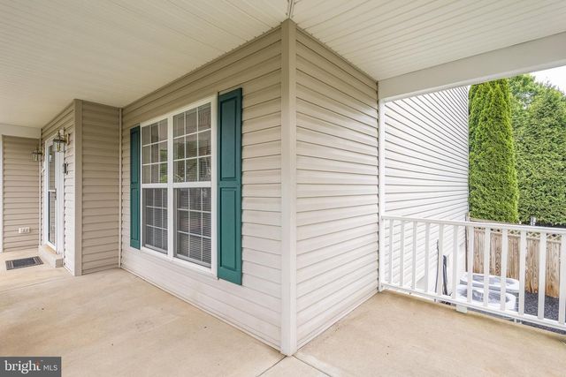 242 FOX CHASE ST, Warrenton, VA 20186
