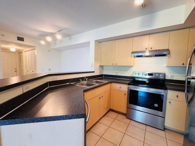 4171 San Marino Boulevard 108, West Palm Beach, FL 33409
