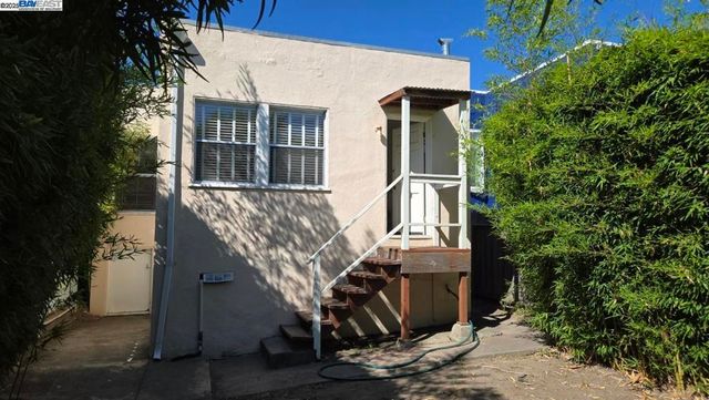 702 Solano Ave, Albany, CA 94706