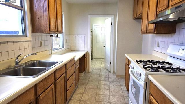 702 Solano Ave, Albany, CA 94706