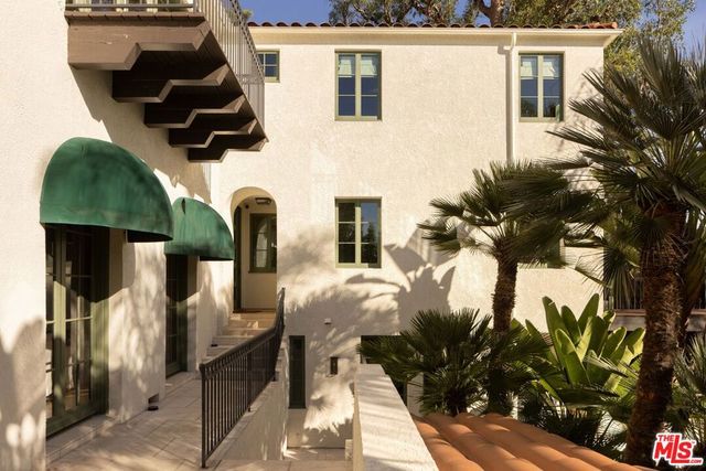 1427 N Kings Road, West Hollywood, CA 90069